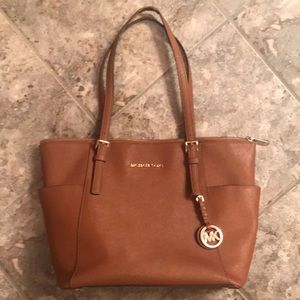 Michael Kors jet set purse